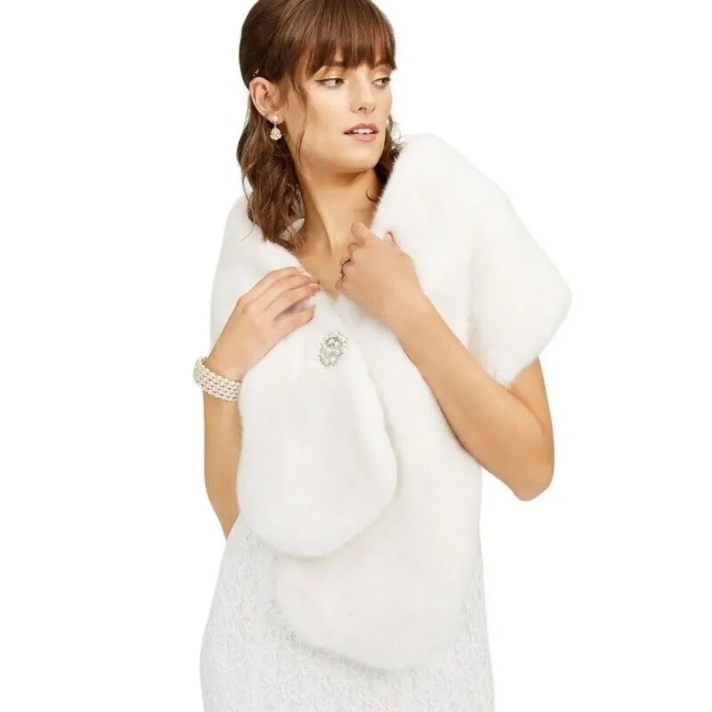 NWT $99 ADRIANNA PAPELL [ OS ] Faux Fur Shawl‎ in IVORY White